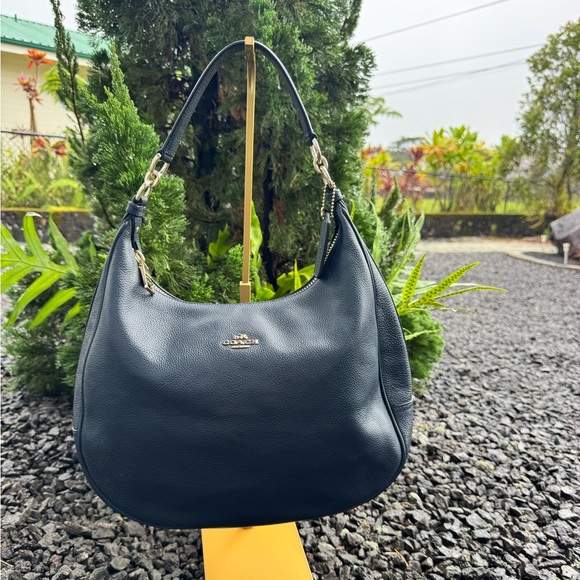Coach Handbags - 2006 Coach Navy Pebbled Leather Hobo Shoulder Bag Gold Hardware NWOT F38259